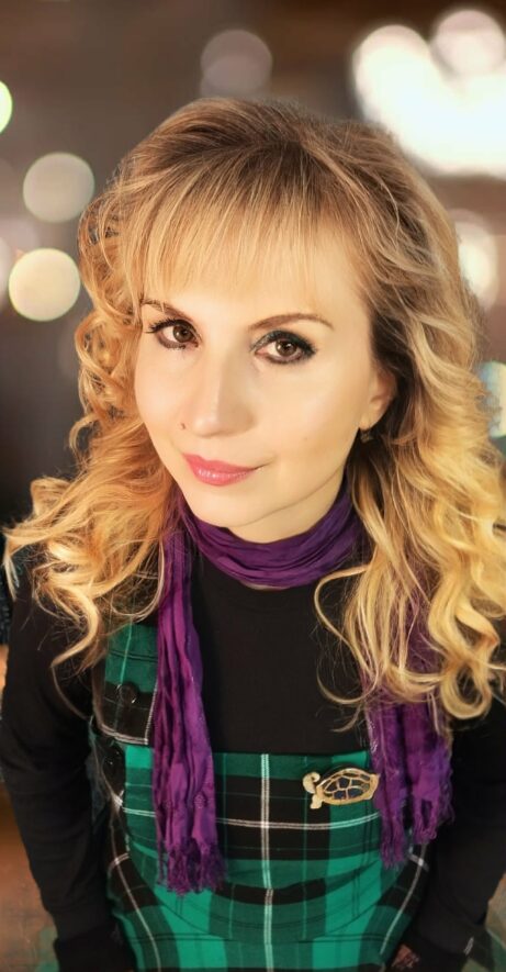 Ajasta, vztahová alchymistka s 26 lety praxe, autorka článku o MDŽ a zdravé sebelásce pro ženy